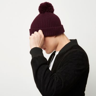 Burgundy knit bobble hat